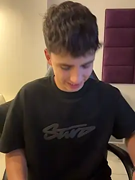 AdrianRinaldi live sex cam