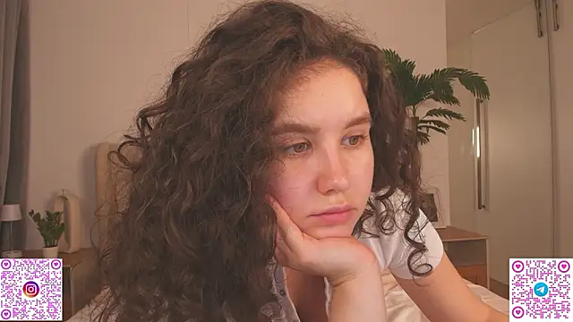 Ariella_Sol live sex cam