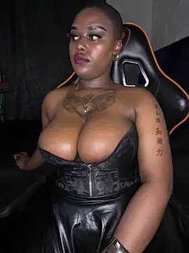 QUEEN_NOBUHLE_FEMDOM_777's cam snapshot