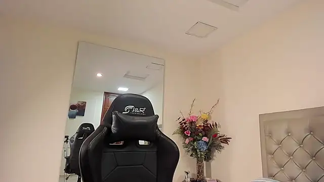 agatha__collins's cam snapshot