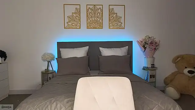 adele_armass's cam snapshot