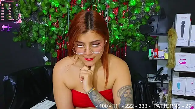 Sweett_Mollyy's cam snapshot