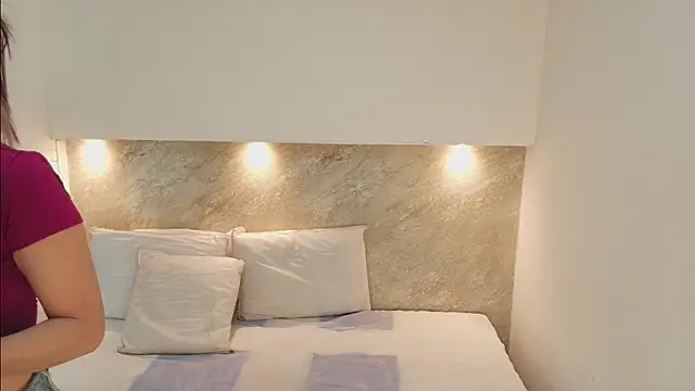 Emmy_lander1's cam snapshot