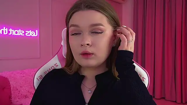 CrystalLyons's cam snapshot