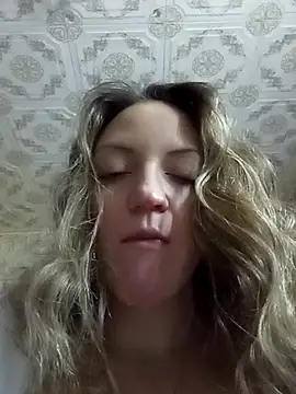 KattyLuuu's cam snapshot