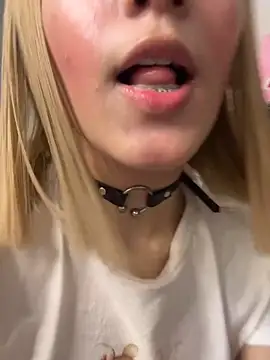 SweetBunnyGF's cam snapshot