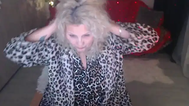 Divineblond live sex cam