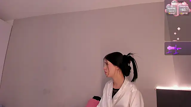 sara__jones_gh's cam snapshot