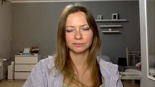 MillieShow's cam snapshot