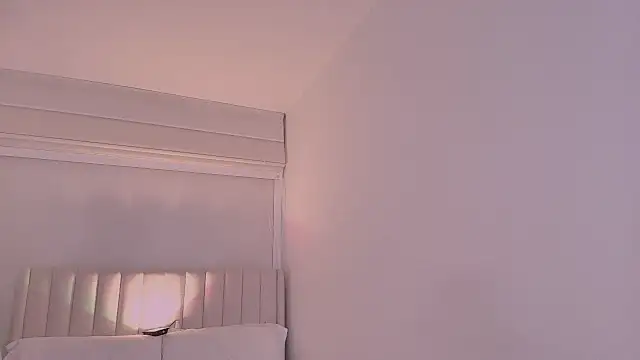 ArianaReynoldss's cam snapshot