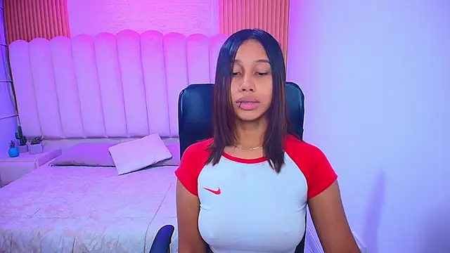 Celesteevanss_'s cam snapshot