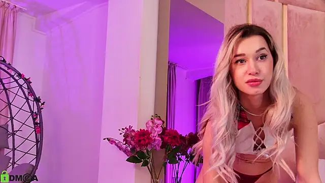 MaeveDream's cam snapshot