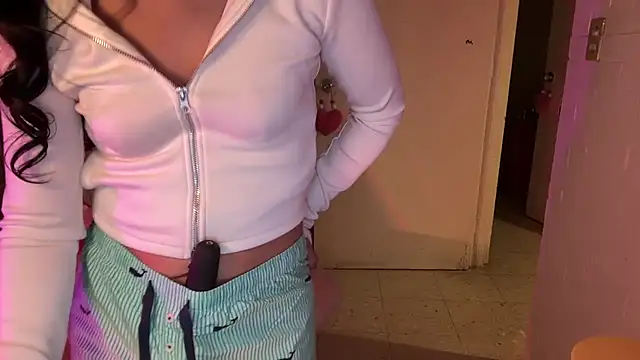 kaithra's cam snapshot