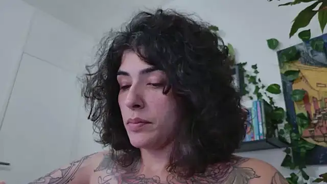 TaliMajesty's cam snapshot