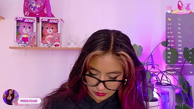 emily_bank's cam snapshot