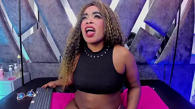 CandyMartinez_'s cam snapshot