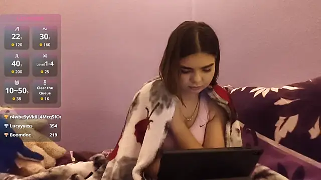 Mona_Slearys's cam snapshot