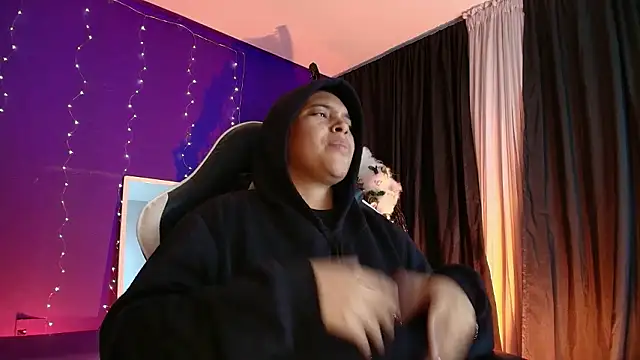 Emmapark_'s cam snapshot