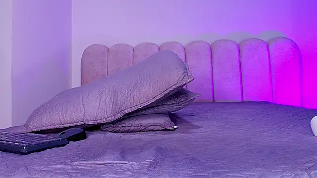 mia_stanfort's cam snapshot