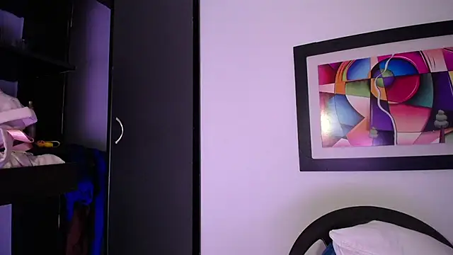 Kari_Ruiz_'s cam snapshot