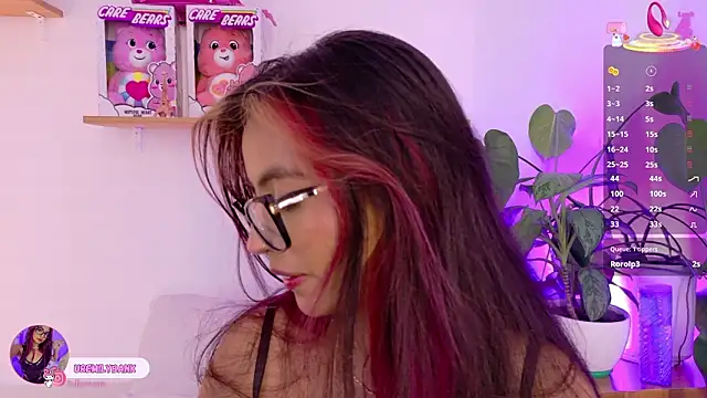 emily_bank's cam snapshot