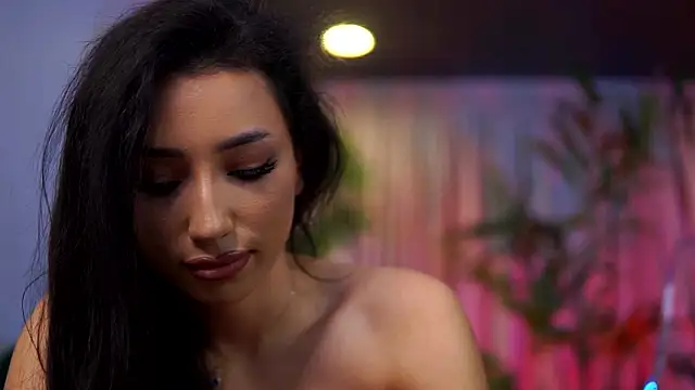 GinaValentinna's cam snapshot