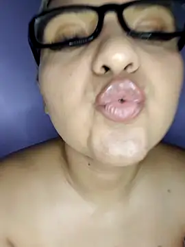 LollaHeart live sex cam