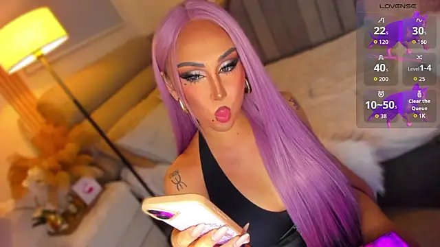 UrSluttyGoddess live sex cam