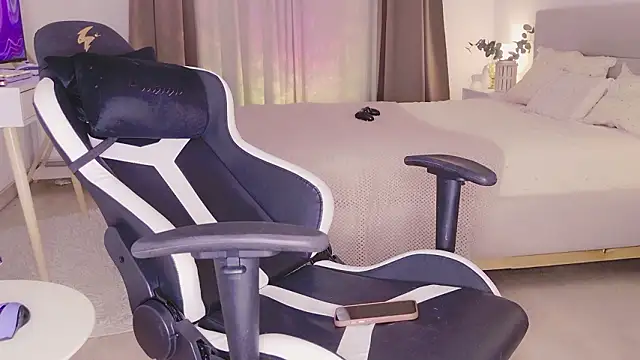 _rose_monarch_ live sex cam