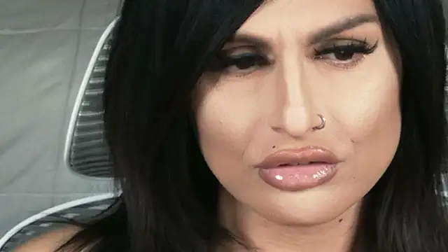 xprettysmilex live sex cam