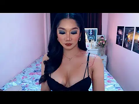 UrScreenGoddess live sex cam