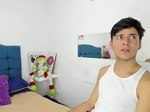 Aaron_Foxxx live sex cam