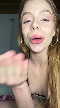 ---Red-haired-Fox--- live sex cam