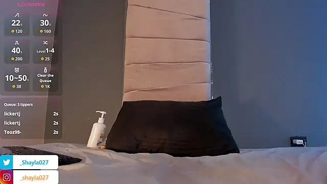 Shayla27 live sex cam