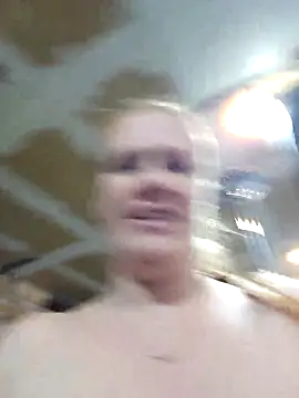 redheadcutie101's cam snapshot