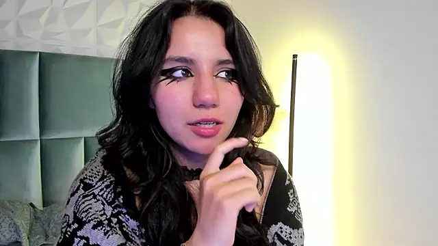 HollyPeach live sex cam