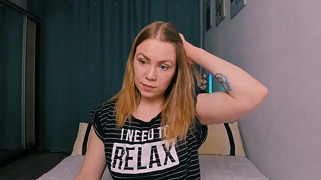 YummyYam's cam snapshot