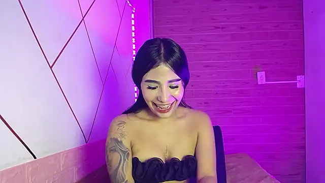 isabella_rossee's cam snapshot