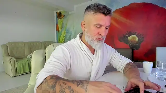 BlowMyXXL live sex cam