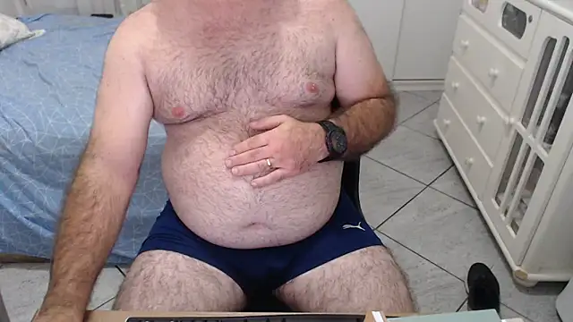 MysterBearMG live sex cam