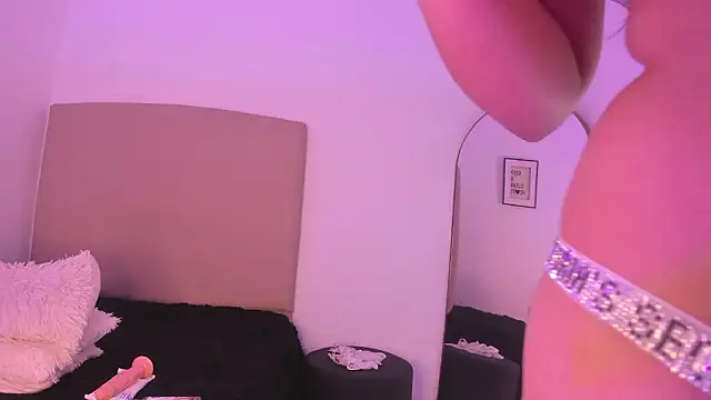 im_tiffany_'s cam snapshot