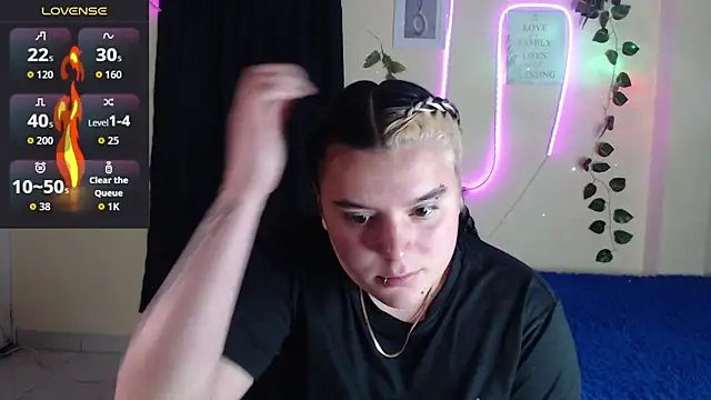 Nika_1_'s cam snapshot