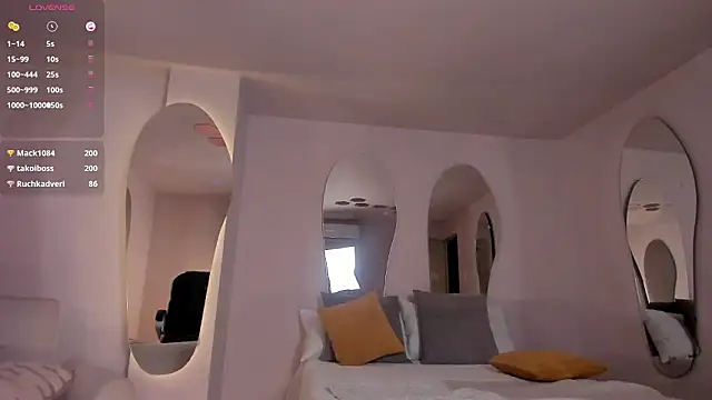 KatieNolan_1's cam snapshot