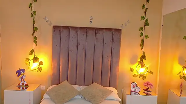 Charlotte_Olsen_'s cam snapshot