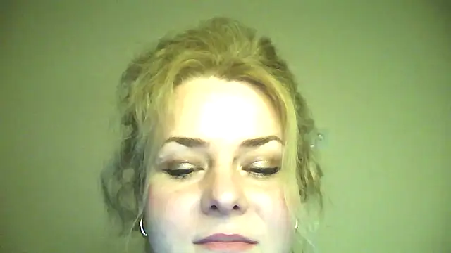 HollyxPretty's cam snapshot