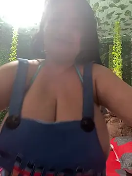 miaboobs19's cam snapshot