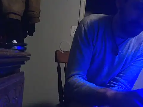 Bi_curious86's cam snapshot