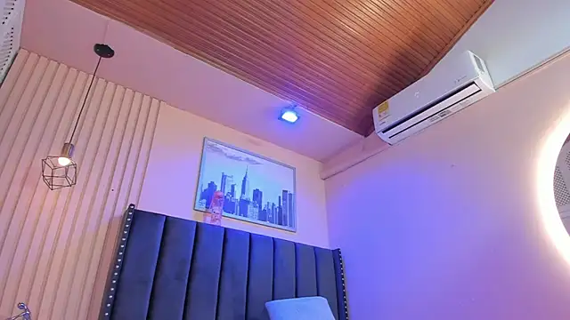 viiolett_lee's cam snapshot