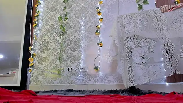 kelly_thomson's cam snapshot