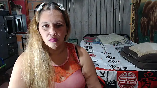 mom_son_dirty's cam snapshot